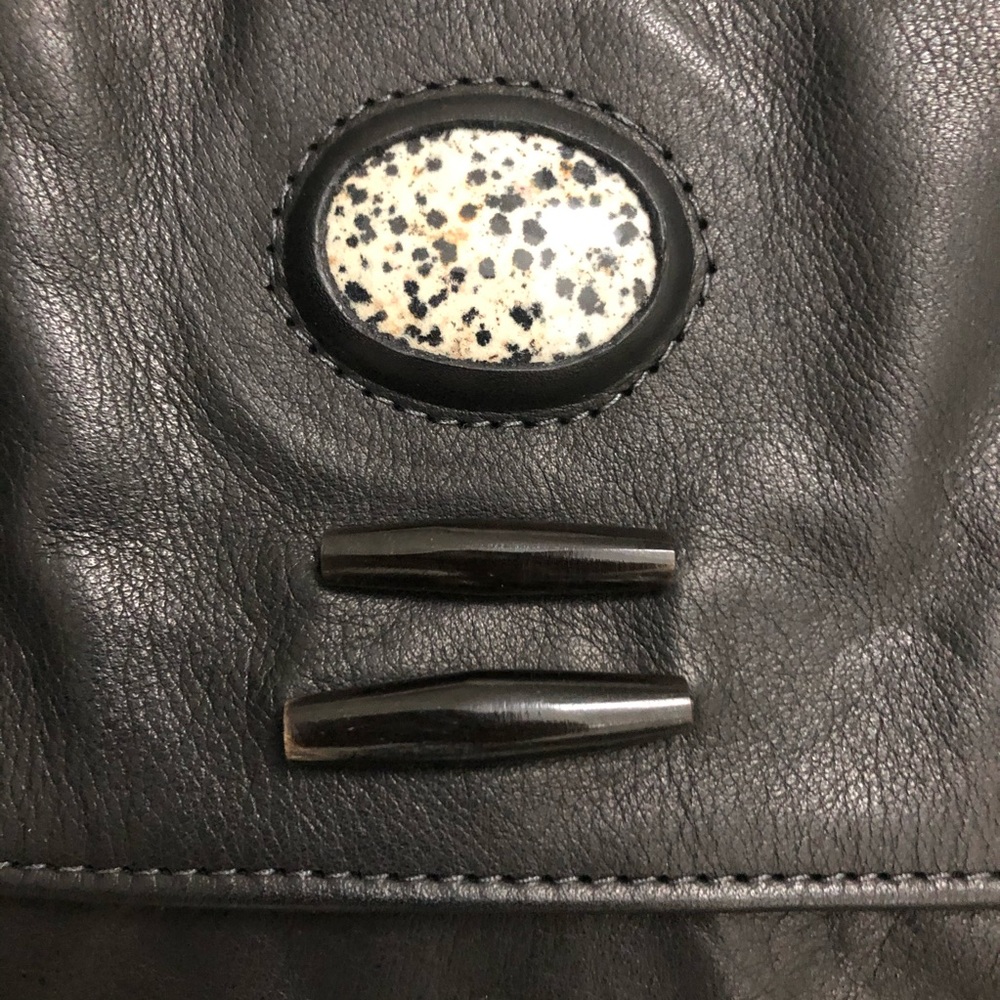 Breezy Mountain Leather Crossbody Black Bag - Picture 3 of 12